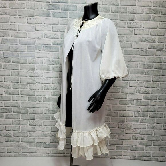 Vintage 70s Sheer Ivory Nylon Robe Ruffle Trim Puff Short Sleeve Tie Collar - Picture 4 of 10